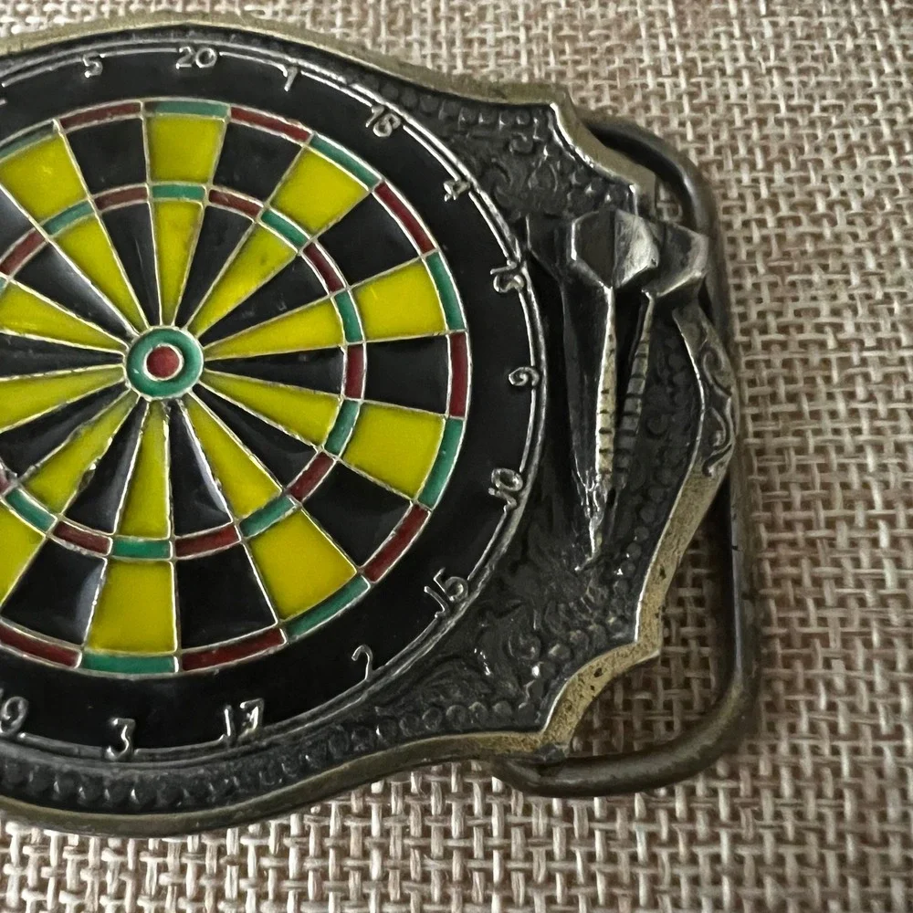 Vintage 1987 Dartboard Darts Belt Buckle Silver Tone Enamel 3.5in Western Retro